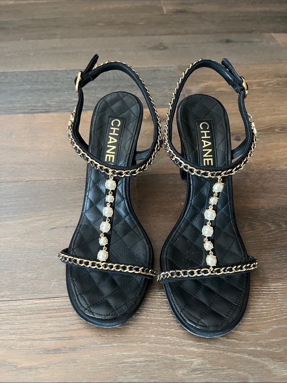 39 CHANEL Black Quilted Pearl-Embellished T-Strap Sandals
